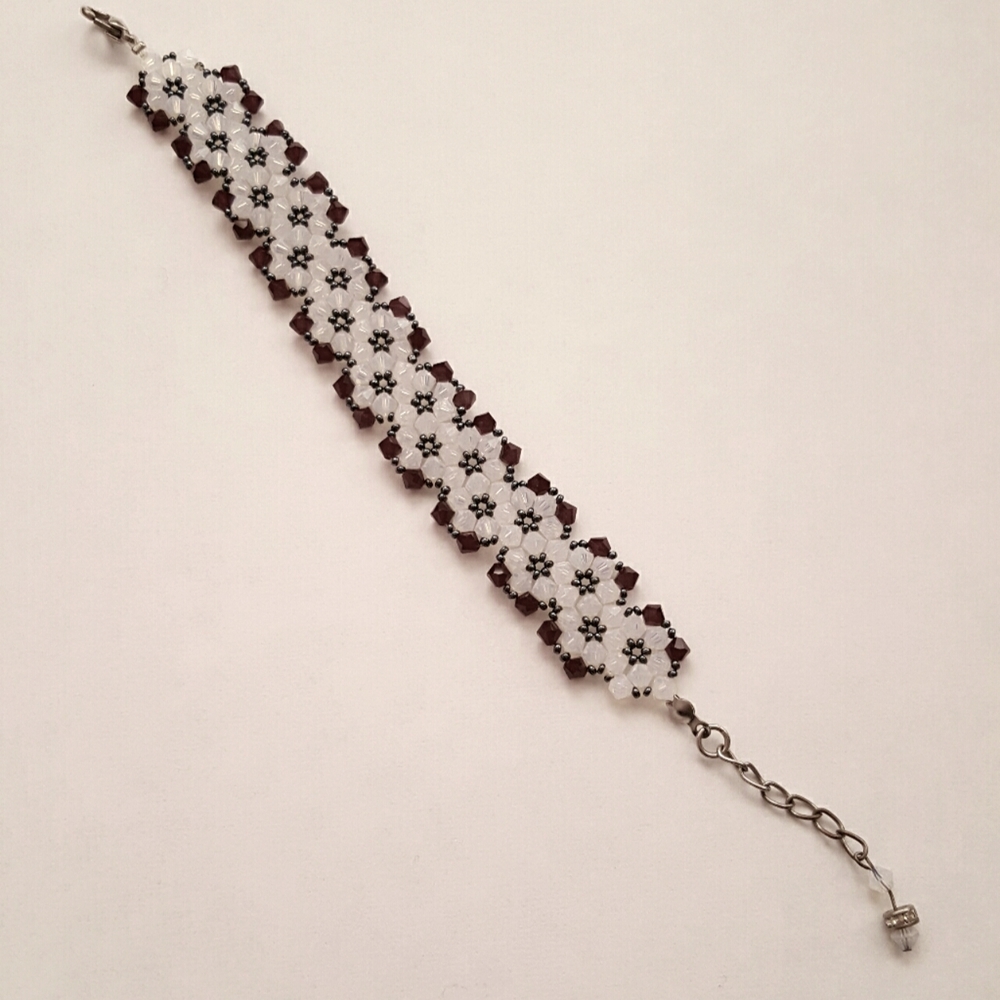 Flower design beaded bracelet